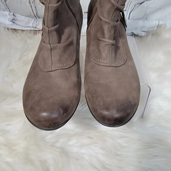 Cobb Hill Womens 9.5 Tan Brown Short Heel Bootie Slouchy Ankle Boot Comfy Casual - Picture 5 of 11